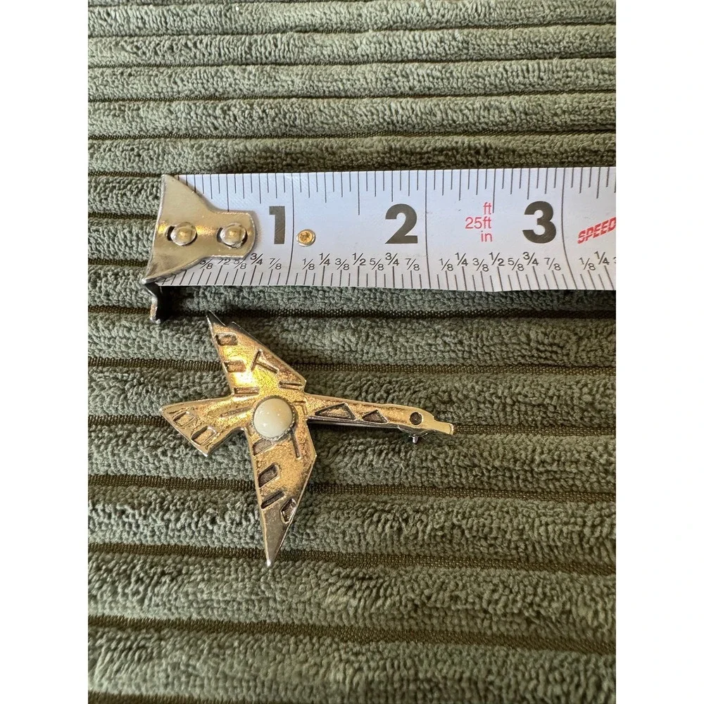 Vintage Art Deco Silver Tone Flying Bird Brooch Pin with White Stone‎